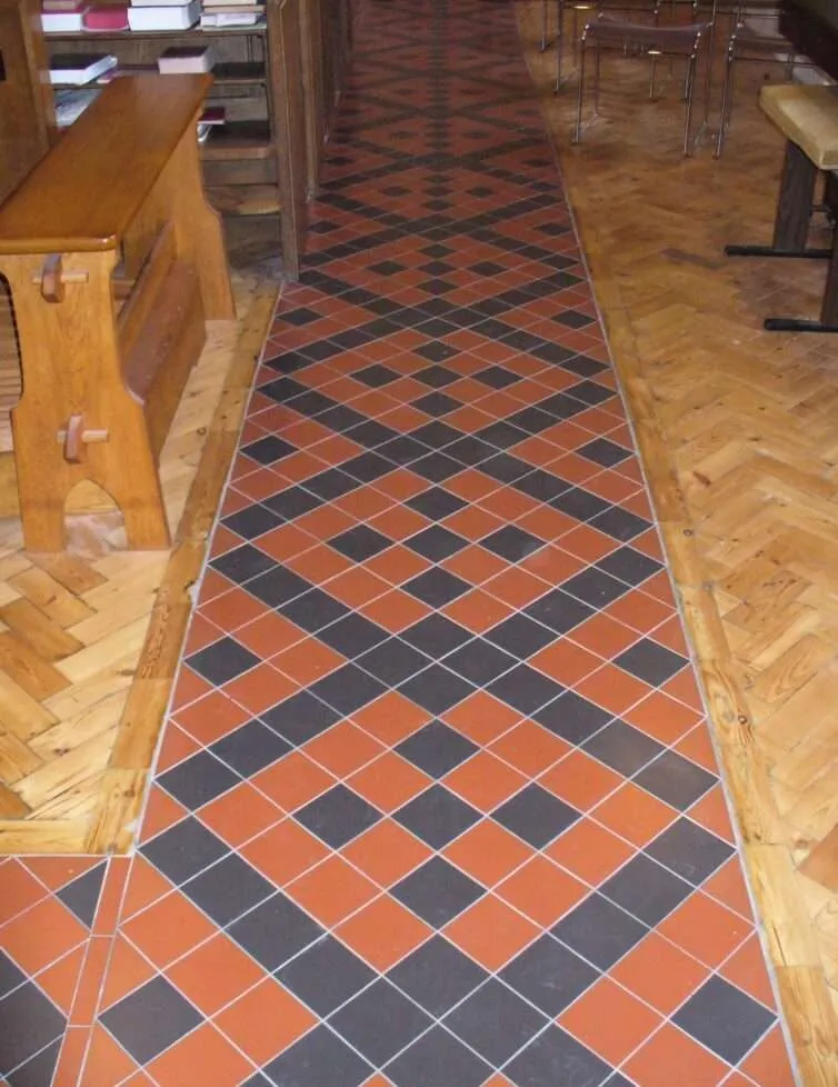 Bespoke floor Holy Cross Church3