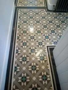 Bexley pattern with a 4 line simple border