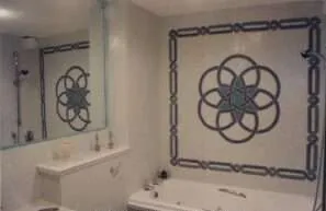 Granada Border Islamic Flower Knot in Vitreous Glass