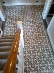 Blenheim pattern with 3 line simple border