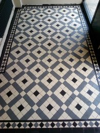 Exeter Path with Kingsley border